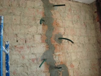 Устранение трещин в кирпичных стенах