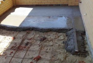 Как залить бетонный пол?