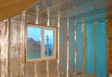Фольгированный утеплитель для стен внутри деревянного дома