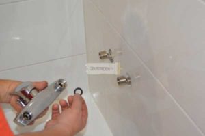 Установка смесителя в ванной – пошаговое подключение